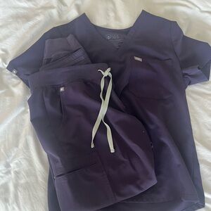 Figs Scrub Set (M top, L bottoms)